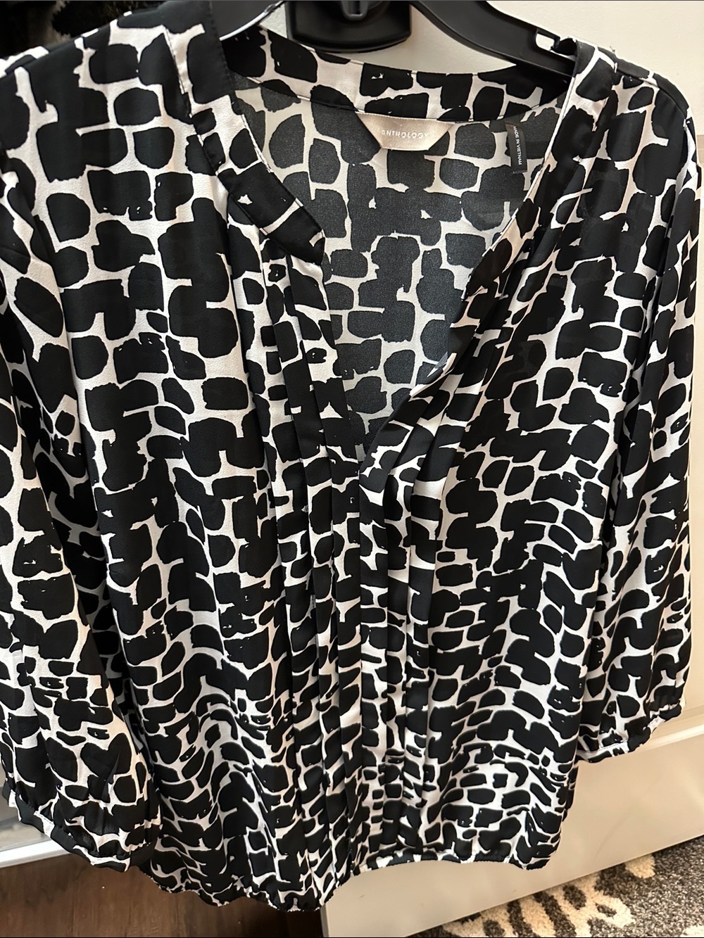 Black & White Printed V-Neck Blouse